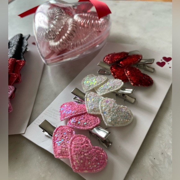 NWT: 3 Valentine’s Day hair accessories - 2 clip & 1 bobble set + free gift! - Picture 3 of 7